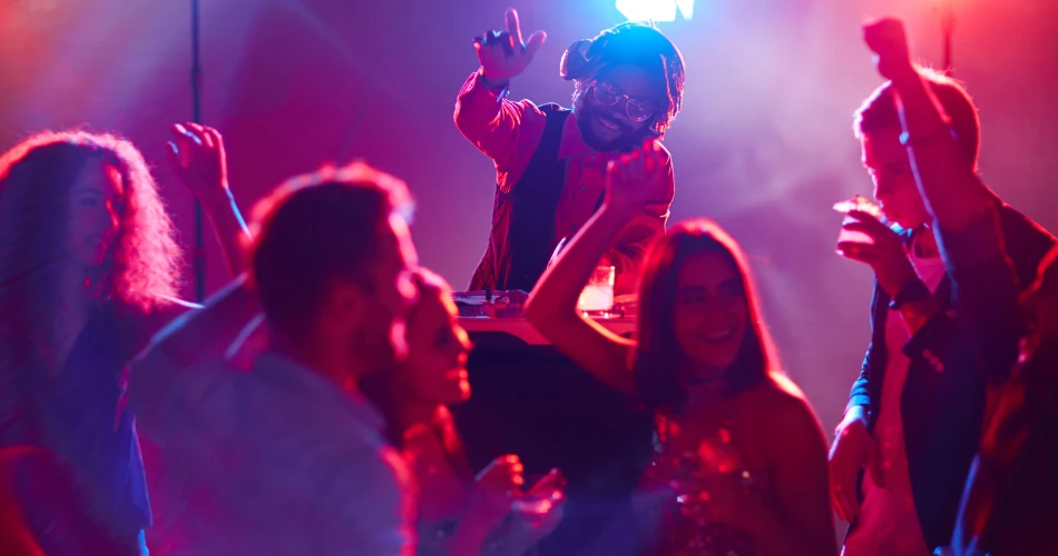 Crescent City Nightlife Guide: Bars, Clubs, and Live Music